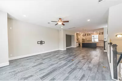 11002 Ayrshire Park Lane, Houston, TX 77043 - Photo 15