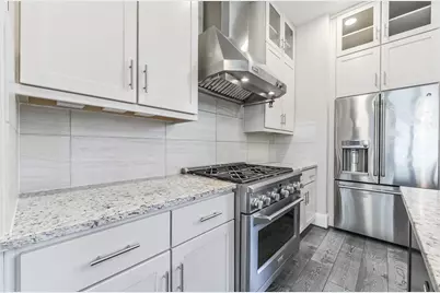 11002 Ayrshire Park Lane, Houston, TX 77043 - Photo 23