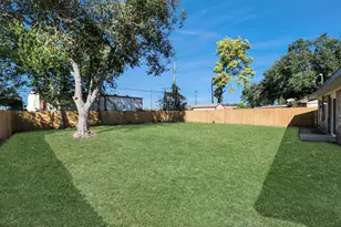 13606 Sunrose Ln, Houston, TX 77045 - Photo 15