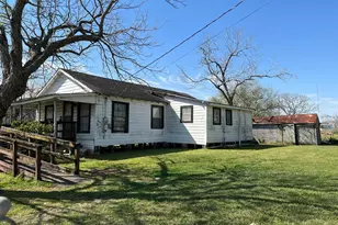 103 Ave I, El Campo, TX 77437 - Photo 3