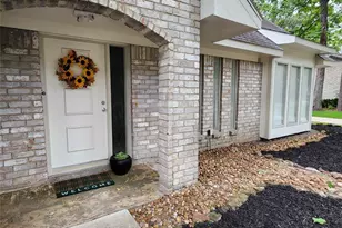2182 Tree Ln, Houston, TX 77339 - Photo 3