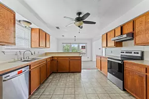 12833 E Conquistador Dr, Galveston, TX 77554 - Photo 15