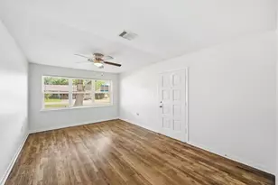 2409 Estate Dr, Deer Park, TX 77536 - Photo 3