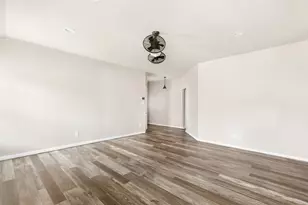 10331 Whisper Bluff Dr, Humble, TX 77396 - Photo 13