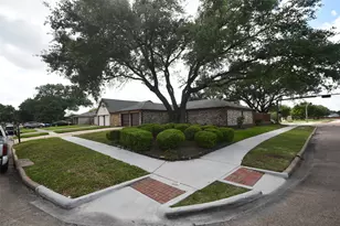 1302 Gentle Bend Dr, Missouri City, TX 77489 - Photo 1