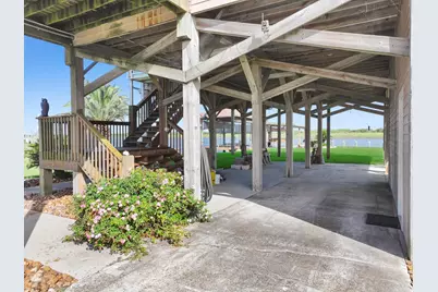 1301 N Monkhouse Drive, Crystal Beach, TX 77650 - Photo 45