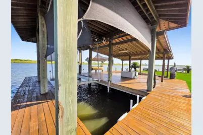 1301 N Monkhouse Drive, Crystal Beach, TX 77650 - Photo 45