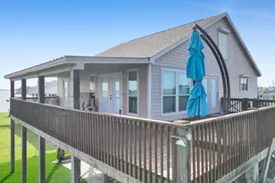 1301 N Monkhouse Dr, Crystal Beach, TX 77650 - Photo 41