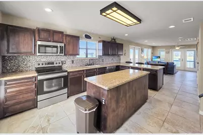 1301 N Monkhouse Drive, Crystal Beach, TX 77650 - Photo 21