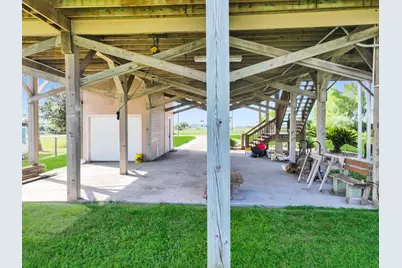 1301 N Monkhouse Drive, Crystal Beach, TX 77650 - Photo 41