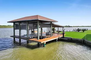 1301 N Monkhouse Dr, Crystal Beach, TX 77650 - Photo 39
