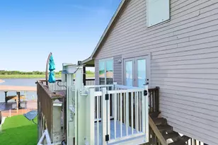 1301 N Monkhouse Dr, Crystal Beach, TX 77650 - Photo 39
