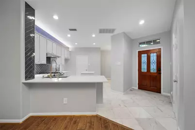 38 W Greenhill Terrace Place, The Woodlands, TX 77382 - Photo 9