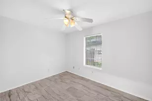 2135 Falling Oaks Rd, Houston, TX 77038 - Photo 29