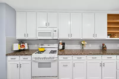 2135 Falling Oaks Road, Houston, TX 77038 - Photo 9