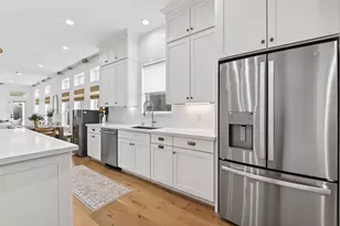 927 W 25th St, Houston, TX 77008 - Photo 17