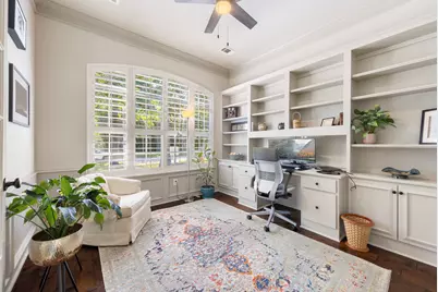6 N Cochrans Green Circle, The Woodlands, TX 77381 - Photo 5