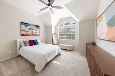 6 N Cochrans Green Circle, The Woodlands, TX 77381 - Photo 21