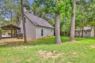 561 N Royale Greens Dr, Coldspring, TX 77331 - Photo 9