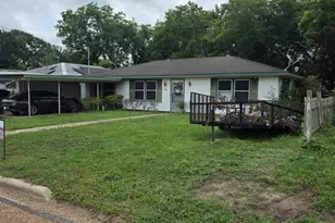 706 Cemetery Ave, Eagle Lake, TX 77434 - Photo 3