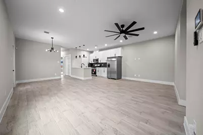929 Green Meadow Lane #B, Houston, TX 77091 - Photo 3