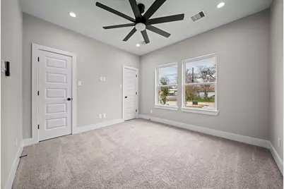 929 Green Meadow Lane #B, Houston, TX 77091 - Photo 11