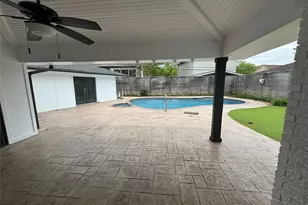 9911 Cedarhurst Dr, Houston, TX 77096 - Photo 19