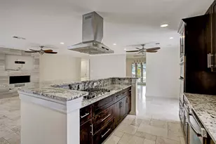 9911 Cedarhurst Dr, Houston, TX 77096 - Photo 5