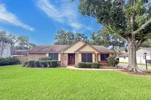 112 Aster Ln, Lake Jackson, TX 77566 - Photo 7