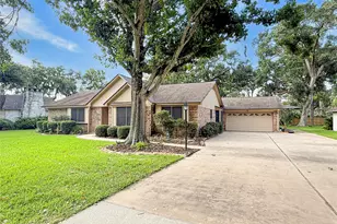 112 Aster Ln, Lake Jackson, TX 77566 - Photo 7