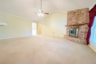112 Aster Ln, Lake Jackson, TX 77566 - Photo 9