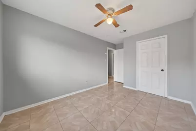 6426 Old Chatham Lane, Houston, TX 77035 - Photo 39