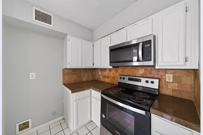 6426 Old Chatham Lane, Houston, TX 77035 - Photo 19