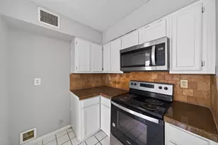 6426 Old Chatham Ln, Houston, TX 77035 - Photo 19