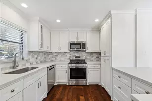 10219 Barwood Dr, Houston, TX 77043 - Photo 17