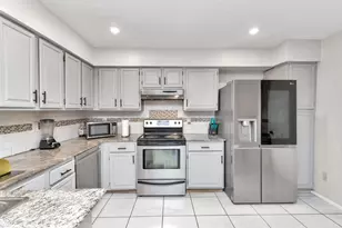 5837 Sunforest Dr, Houston, TX 77092 - Photo 9