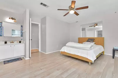 5837 Sunforest Drive, Houston, TX 77092 - Photo 17