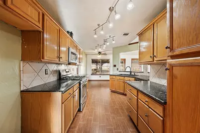 239 County Road 402, Danbury, TX 77534 - Photo 15