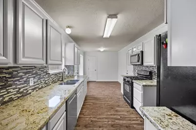 158 Bristol Bend Lane, Dickinson, TX 77539 - Photo 15