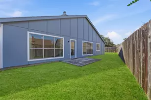 2210 Trail W St, Sugar Land, TX 77478 - Photo 25