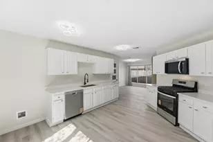 2210 Trail W St, Sugar Land, TX 77478 - Photo 11