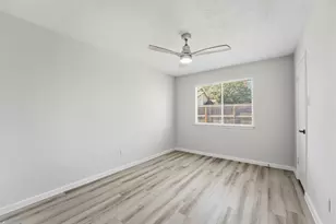 2210 Trail W St, Sugar Land, TX 77478 - Photo 19