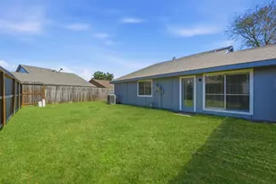 2210 Trail W St, Sugar Land, TX 77478 - Photo 23