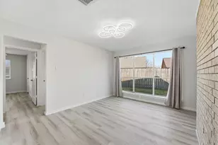 2210 Trail W St, Sugar Land, TX 77478 - Photo 9