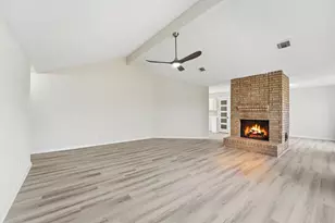 2210 Trail W St, Sugar Land, TX 77478 - Photo 5