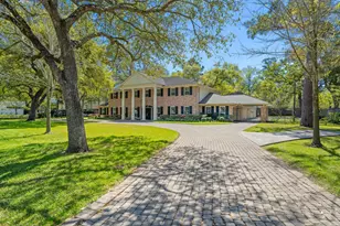 11739 Wood Ln, Houston, TX 77024 - Photo 47