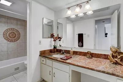 2100 Tanglewilde Street #559, Houston, TX 77063 - Photo 11