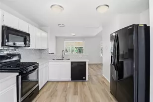 12919 Careywood Dr, Sugar Land, TX 77478 - Photo 7