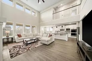 702 Hooks Trl, League City, TX 77573 - Photo 5