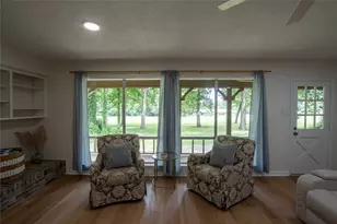 340 Rolling Hills Dr, Conroe, TX 77304 - Photo 13